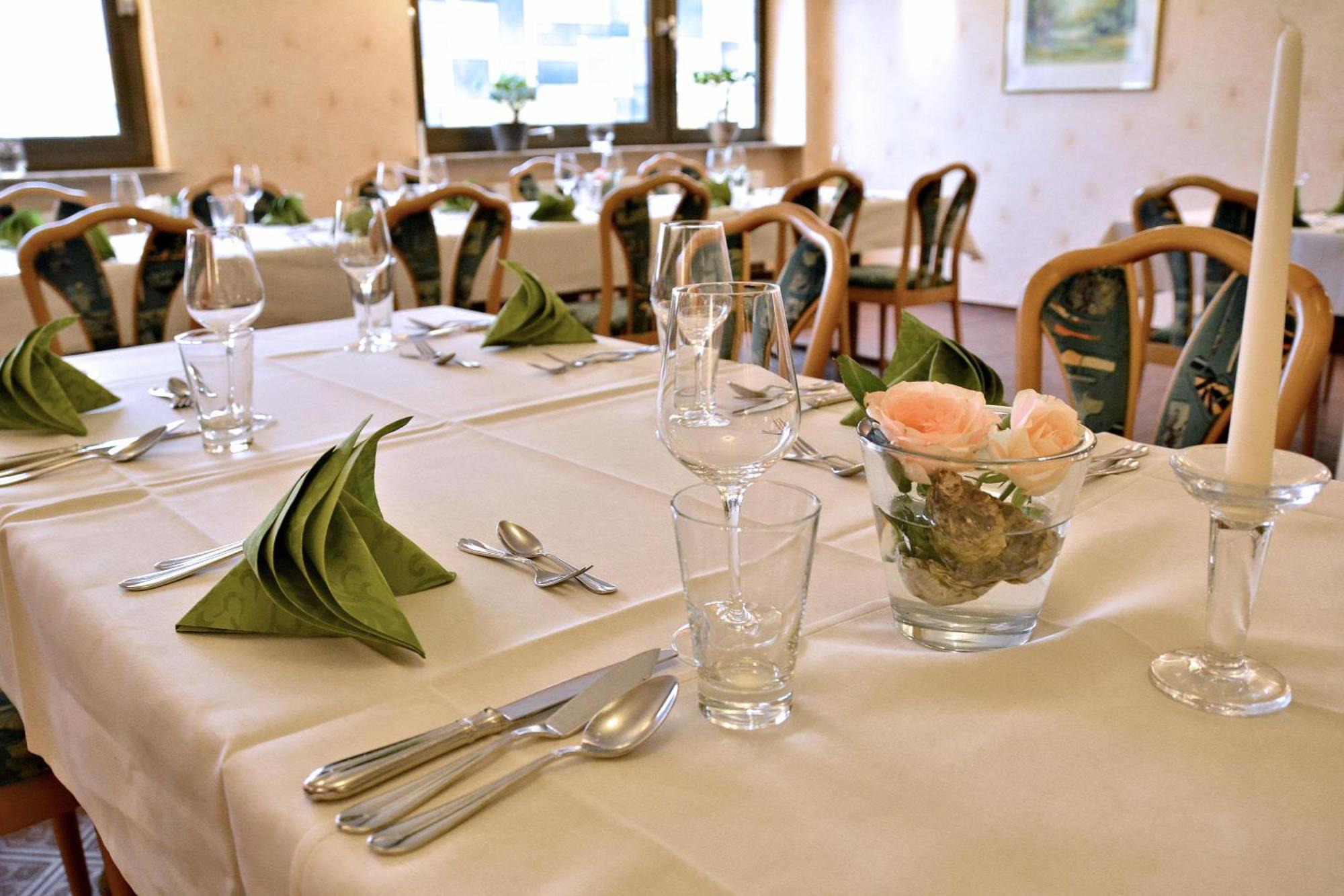 Rosenhotel Scherer Schiffweiler ภายนอก รูปภาพ